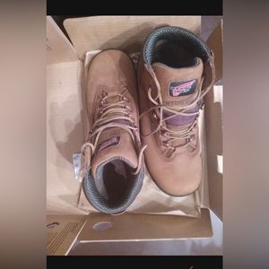 Women’s Red wing work boots